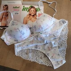 Beste Pirce π Cotonella Infiore Lingerie Set In WIT Met Kant SLIP Maat 75B/A, M π― 15 Beste Pirce π Cotonella Infiore Lingerie Set In WIT Met Kant SLIP Maat 75B/A, M π― -lingerie-dames-badmode Winkel 550x568 5