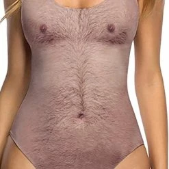Groothandel ✨ Merkloos Tip: Hilarisch Badpak Maat M - Behaard - Grapje - Vrijgezellenfeest - Naakt - Naakte Vrouw - Mannen Buik - Bierbuik - Behaarde Borsten En Billen 🎁 -lingerie-dames-badmode Winkel 550x658
