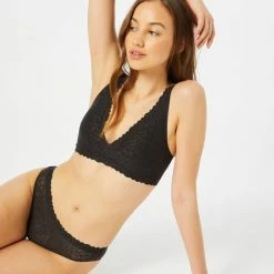 Korting 😍 Sloggi Zero Feel Lace 2.0 Top Dames Beha - Maat M 🤩 -lingerie-dames-badmode Winkel 550x733 53