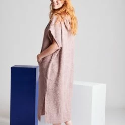 Promo โญ Merkloos Ponchy - Surf Poncho - Handdoek Poncho - Rosa Velho - Maat Groot - Uniseks - Katoen ๐ 15 Promo โญ Merkloos Ponchy - Surf Poncho - Handdoek Poncho - Rosa Velho - Maat Groot - Uniseks - Katoen ๐ -lingerie-dames-badmode Winkel 550x825 47