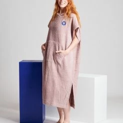 Promo โญ Merkloos Ponchy - Surf Poncho - Handdoek Poncho - Rosa Velho - Maat Groot - Uniseks - Katoen ๐ 16 Promo โญ Merkloos Ponchy - Surf Poncho - Handdoek Poncho - Rosa Velho - Maat Groot - Uniseks - Katoen ๐ -lingerie-dames-badmode Winkel 550x825 48